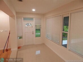 1111 N 25th Ave in Hollywood, FL - Building Photo - Building Photo