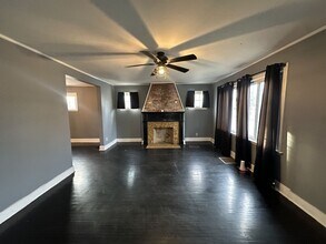 610 Salisbury Rd in Columbus, OH - Foto de edificio - Building Photo