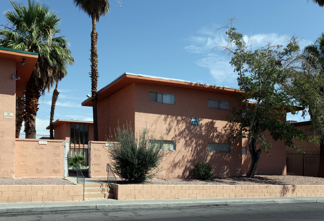 Desert Aire Apartments in Las Vegas, NV - Building Photo - Building Photo