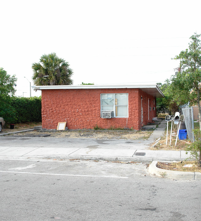 2724 NW 6th Ct in Fort Lauderdale, FL - Foto de edificio