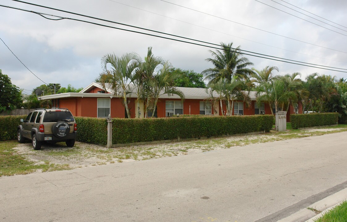 1044 N 16th Ter in Fort Lauderdale, FL - Building Photo