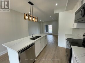 440 Veterans Dr in Barrie, ON - Building Photo - Building Photo