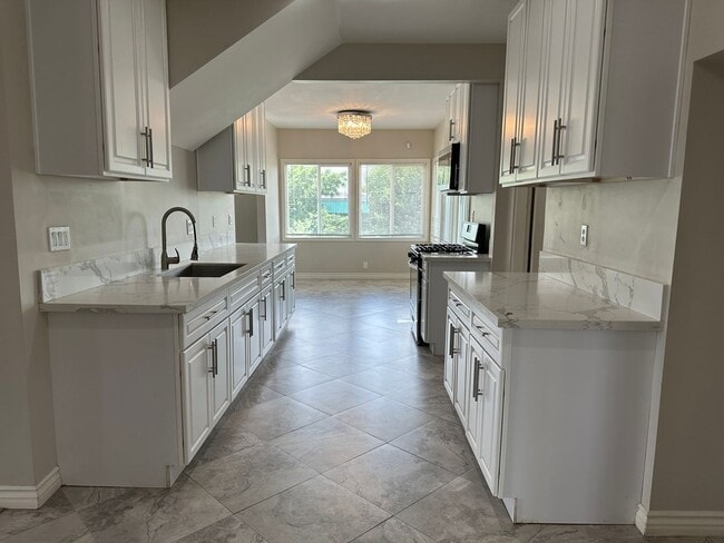 182 S Rancho Ave in San Bernardino, CA - Building Photo - Building Photo