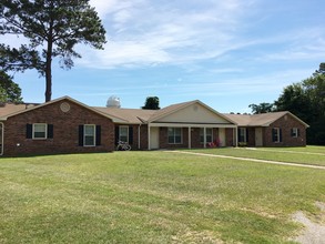 214 Crabapple Cir in Fayetteville, NC - Building Photo - Building Photo