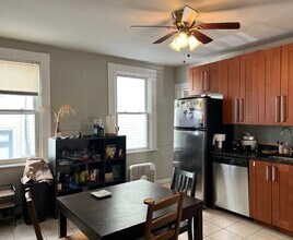 273 Cardinal Medeiros Ave, Unit 2 in Cambridge, MA - Foto de edificio - Building Photo
