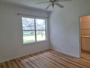 13200 W Newberry Rd, Unit #S104 in Newberry, FL - Foto de edificio - Building Photo