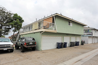 7272 Toulouse Dr in Huntington Beach, CA - Building Photo - Building Photo