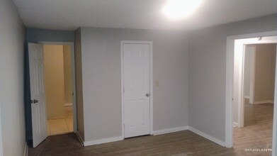 1332 Fernwood Dr in Jackson, MS - Foto de edificio - Building Photo