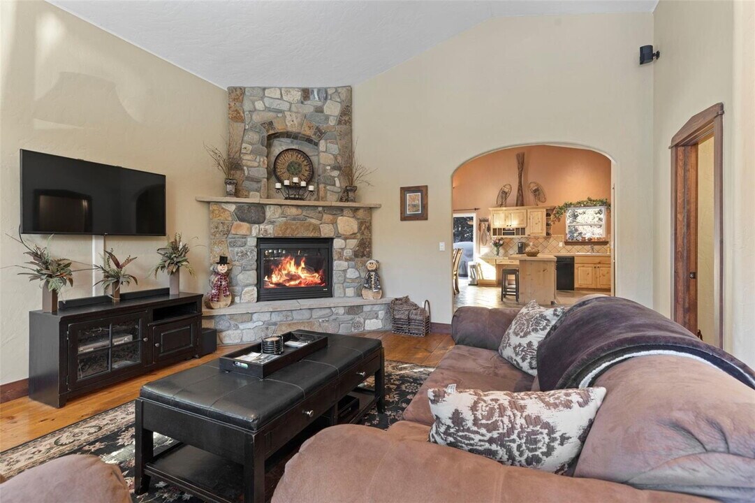 493 Co Rd 672 in Breckenridge, CO - Building Photo