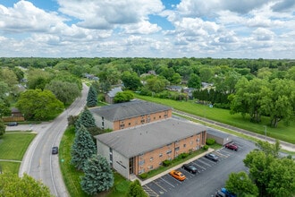 2425 Wesleyan Ave in Rockford, IL - Building Photo - Building Photo