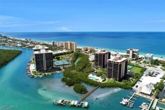 26225 Hickory Blvd, Unit 5A in Bonita Springs, FL - Building Photo - Building Photo