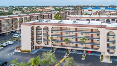 995 Anglers Cove in Marco Island, FL - Building Photo - Building Photo