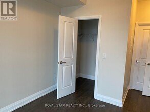 65 Speers Rd in Oakville, ON - Building Photo - Building Photo