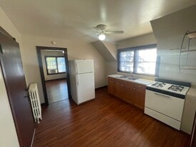 109 Stewart St, Unit 2 in East Peoria, IL - Building Photo