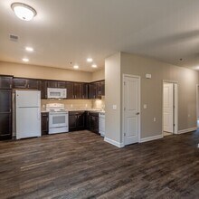 620 S Oakland Ave in Bolivar, MO - Building Photo - Building Photo