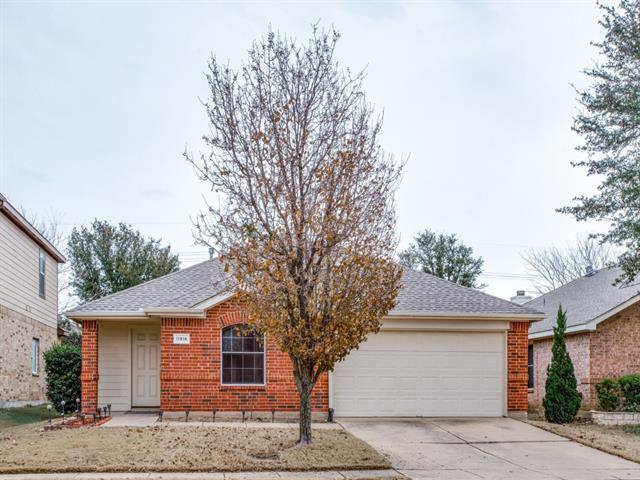 11916 Hickory Cir in Fort Worth, TX - Foto de edificio