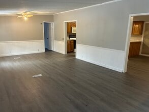 503 Vanzant Rd in Lily, KY - Foto de edificio - Building Photo