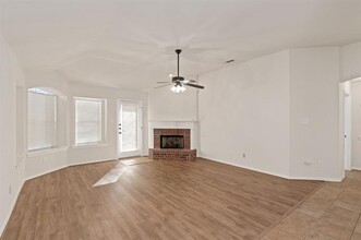 3787 Centenary Dr in Denton, TX - Foto de edificio - Building Photo