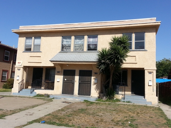 4268 Dalton Ave in Los Angeles, CA - Building Photo