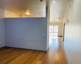 3970 N Interstate Ave, Unit #403 in Portland, OR - Foto de edificio - Building Photo
