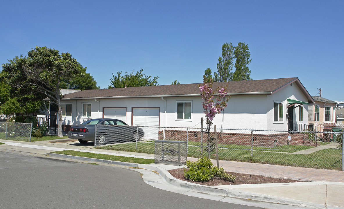 1307 Filbert St in Richmond, CA - Building Photo