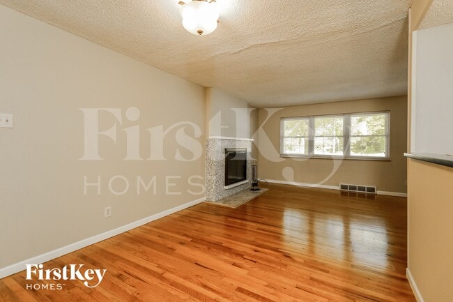 13420 Old Jamestown Rd in Florissant, MO - Building Photo - Building Photo