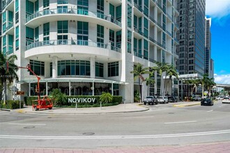 300 S Biscayne Blvd, Unit 410 in Miami, FL - Building Photo - Building Photo