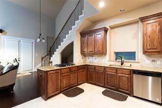 6425 Academy Ln in Plano, TX - Building Photo - Building Photo