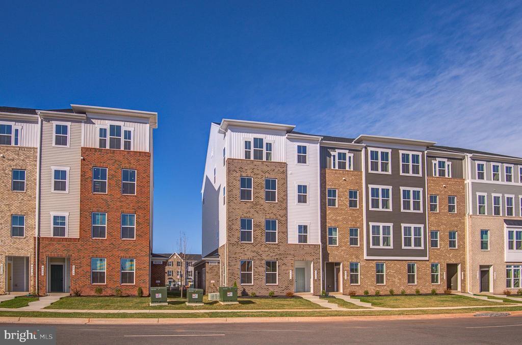 8020 Williamson Blvd in Manassas, VA - Building Photo