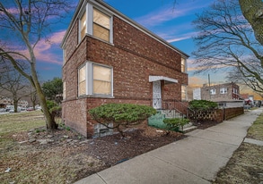 8900 S Dauphin Ave in Chicago, IL - Building Photo