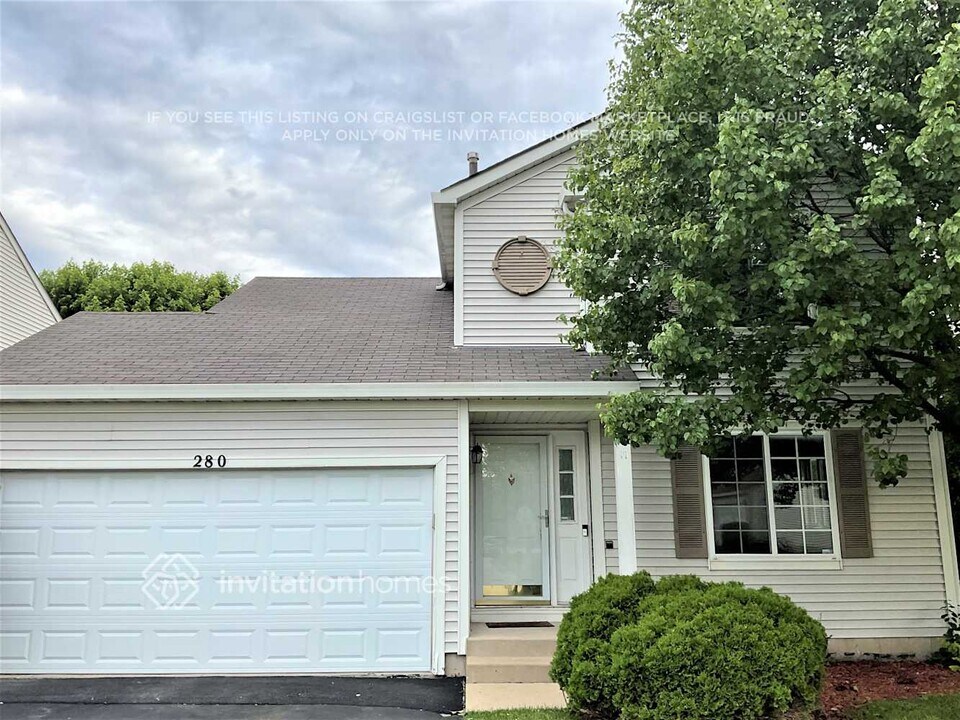 280 Bridlewood Cir in Lake In The Hills, IL - Building Photo