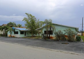 1464-1466 Holly Heights Dr in Fort Lauderdale, FL - Building Photo
