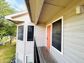 8913 Schick Rd in Austin, TX - Building Photo