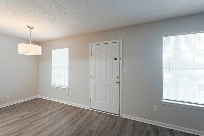 Heron Lakes Apartments in Mobile, AL - Foto de edificio - Building Photo