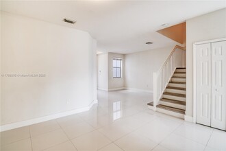 7856 NW 110th Ave in Miami, FL - Building Photo - Building Photo