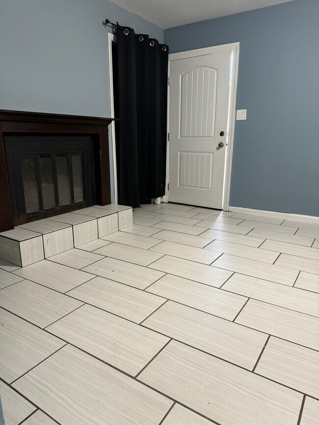 1924 Nekoma Ct, Unit 1926 in Tallahassee, FL - Foto de edificio - Building Photo