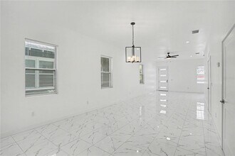 2328 W Spruce St in Tampa, FL - Building Photo - Building Photo