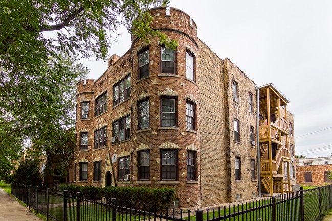 Wolcott Apartments in Chicago, IL - Building Photo - Building Photo