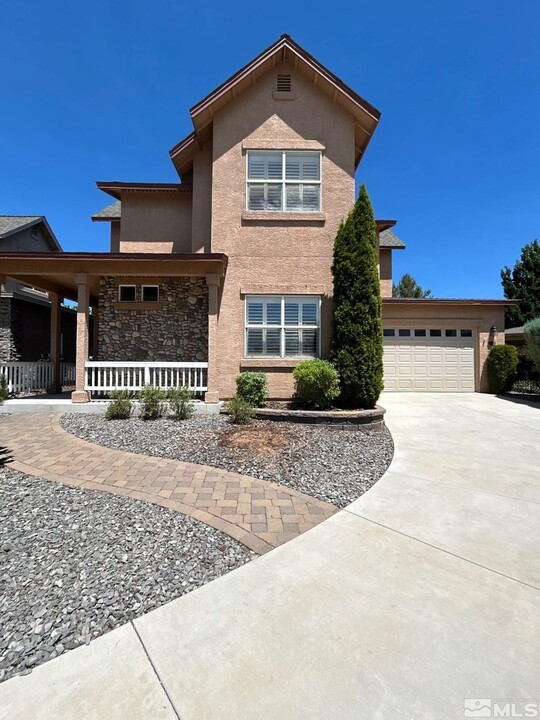 1034 Floral Ridge Way in Sparks, NV - Building Photo