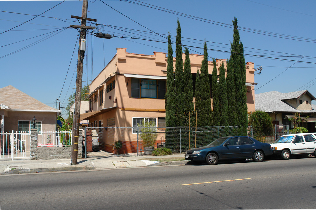 1121 N Normandie Ave in Los Angeles, CA - Building Photo