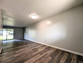 310 N 11th St in Oskaloosa, IA - Building Photo - Building Photo