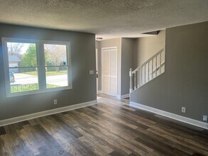 333 Devonwood Ct in Taylors, SC - Building Photo - Building Photo