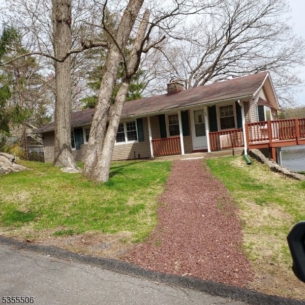 property at 29 Lake Shore Rd E