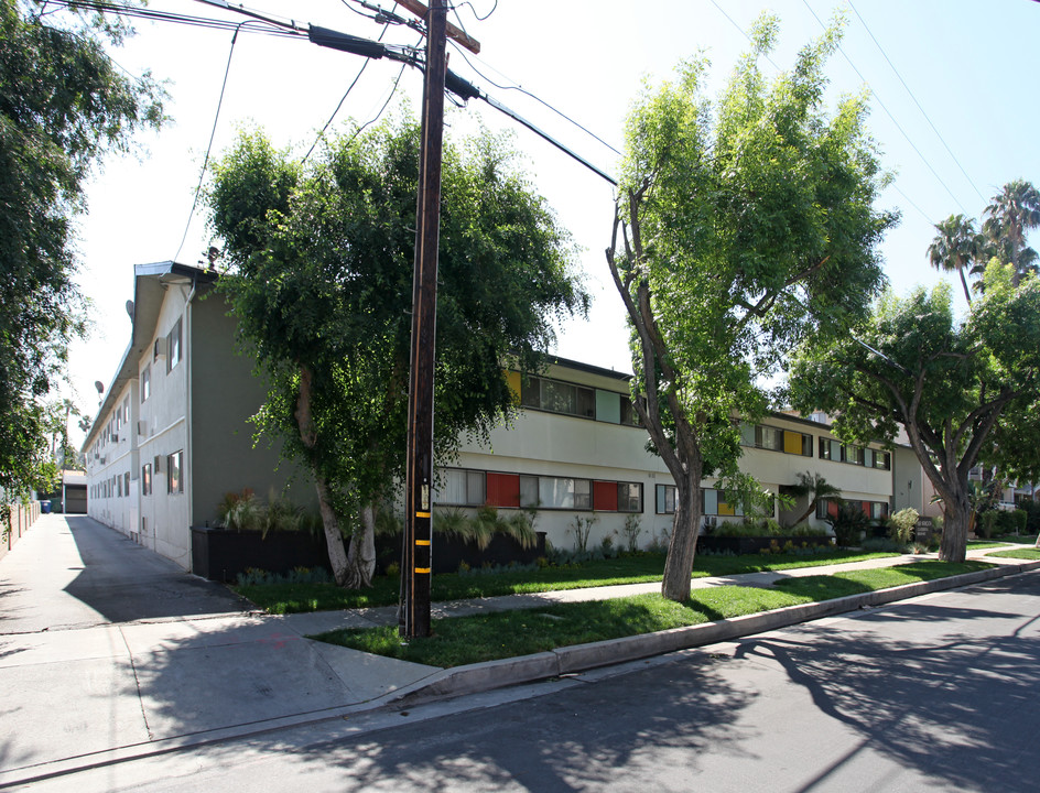 Yarmouth Apartments in Encino, CA - Foto de edificio