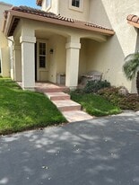 319 W Shoshone St in Ventura, CA - Building Photo