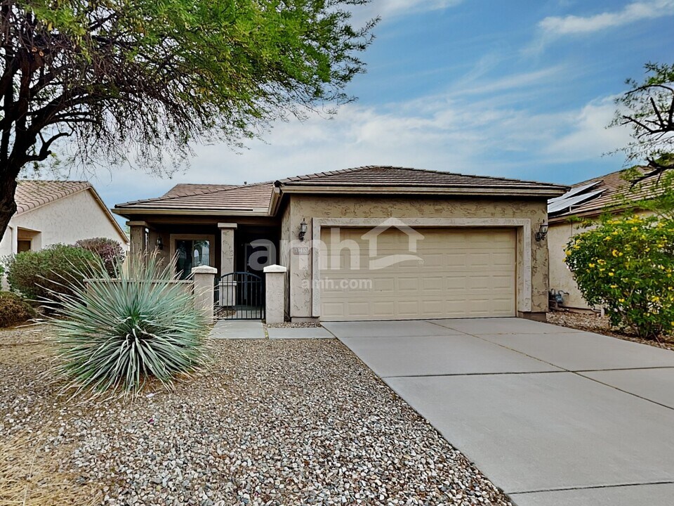19430 W Adams St in Buckeye, AZ - Building Photo