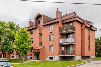 14629 Aumais Rue in Pierrefonds, QC - Building Photo - Building Photo