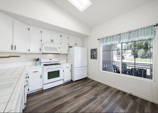 8309 Sea Meadow Ln in Bakersfield, CA - Building Photo - Building Photo