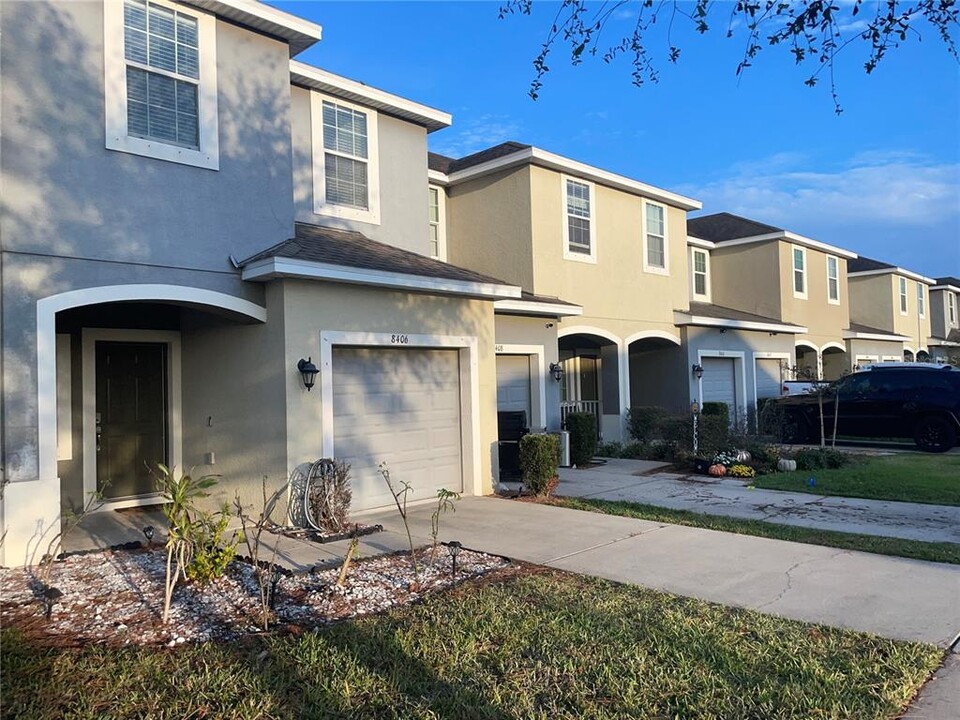 8406 Painted Turtle Way in Riverview, FL - Building Photo