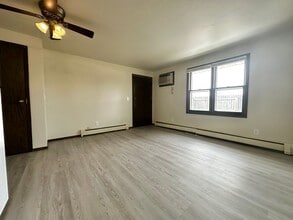 1052 Winter Ln in Green Bay, WI - Building Photo - Building Photo